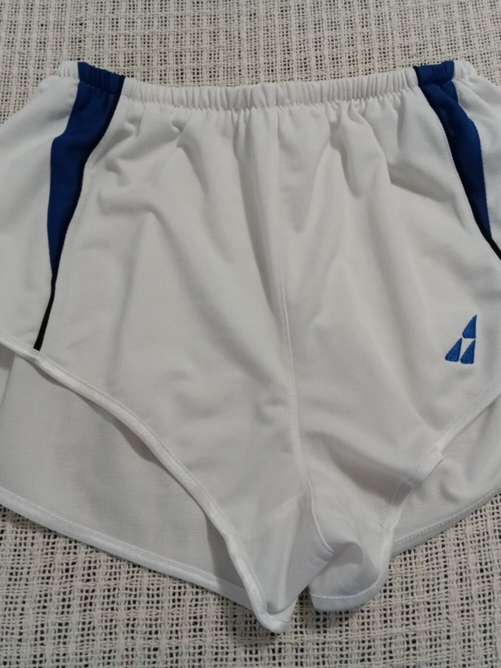 (*) VINTAGE WHITE "SPARKO" RUNNING SHORTS, ASIAN SIZE "100" (Pre-Owned)